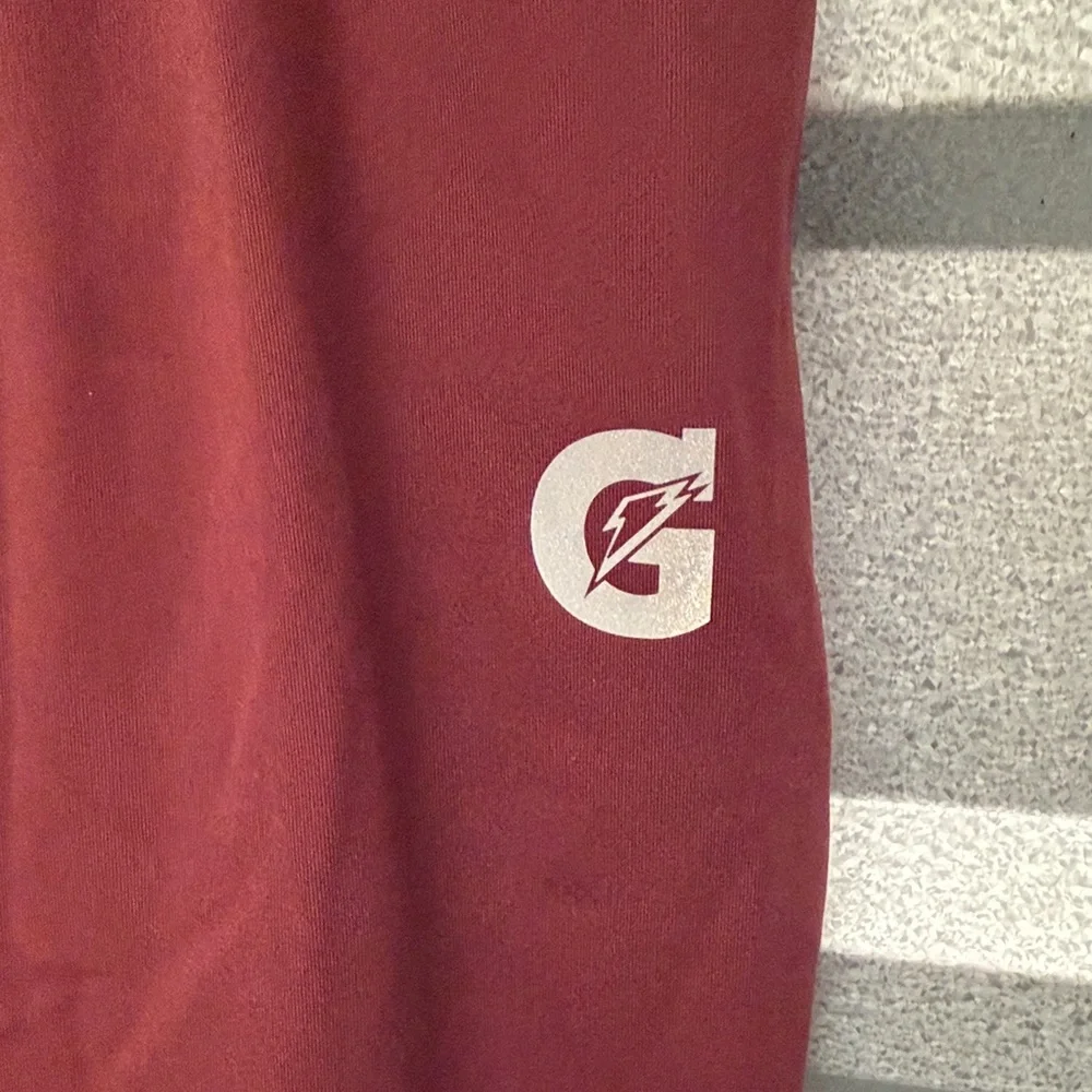 Lululemon Women’s On the Fly Burgundy Straight Leg GATORADE Pant Size 6‎ ACTIVE